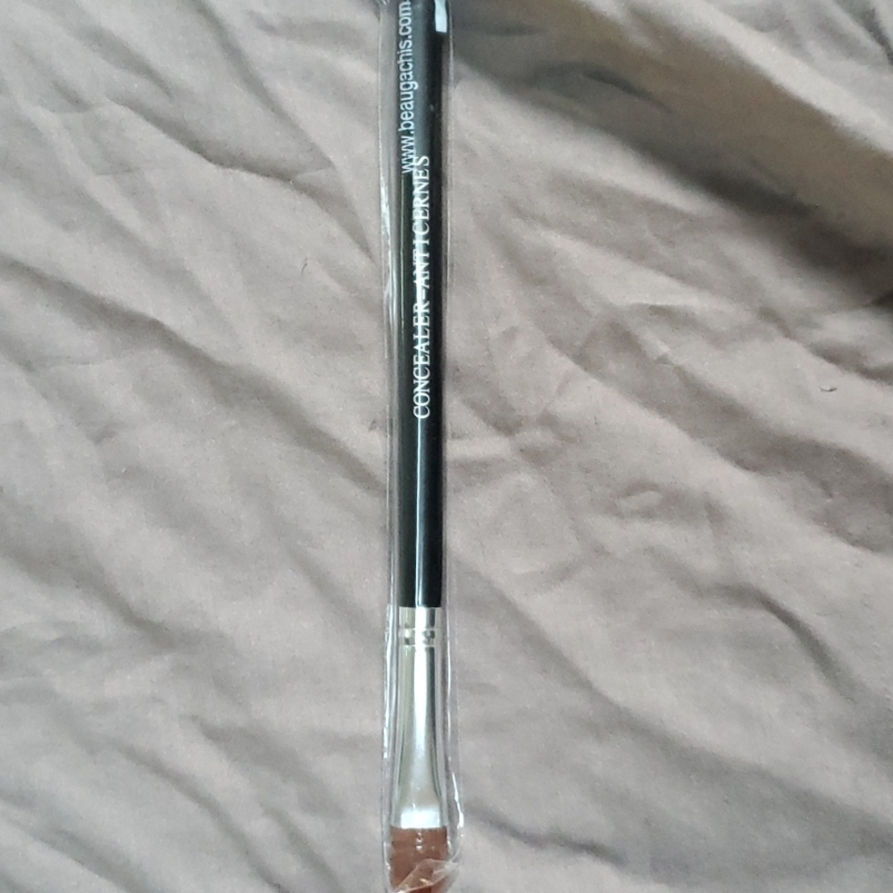 ⚡3/$12⚡beau gachis concealer brush